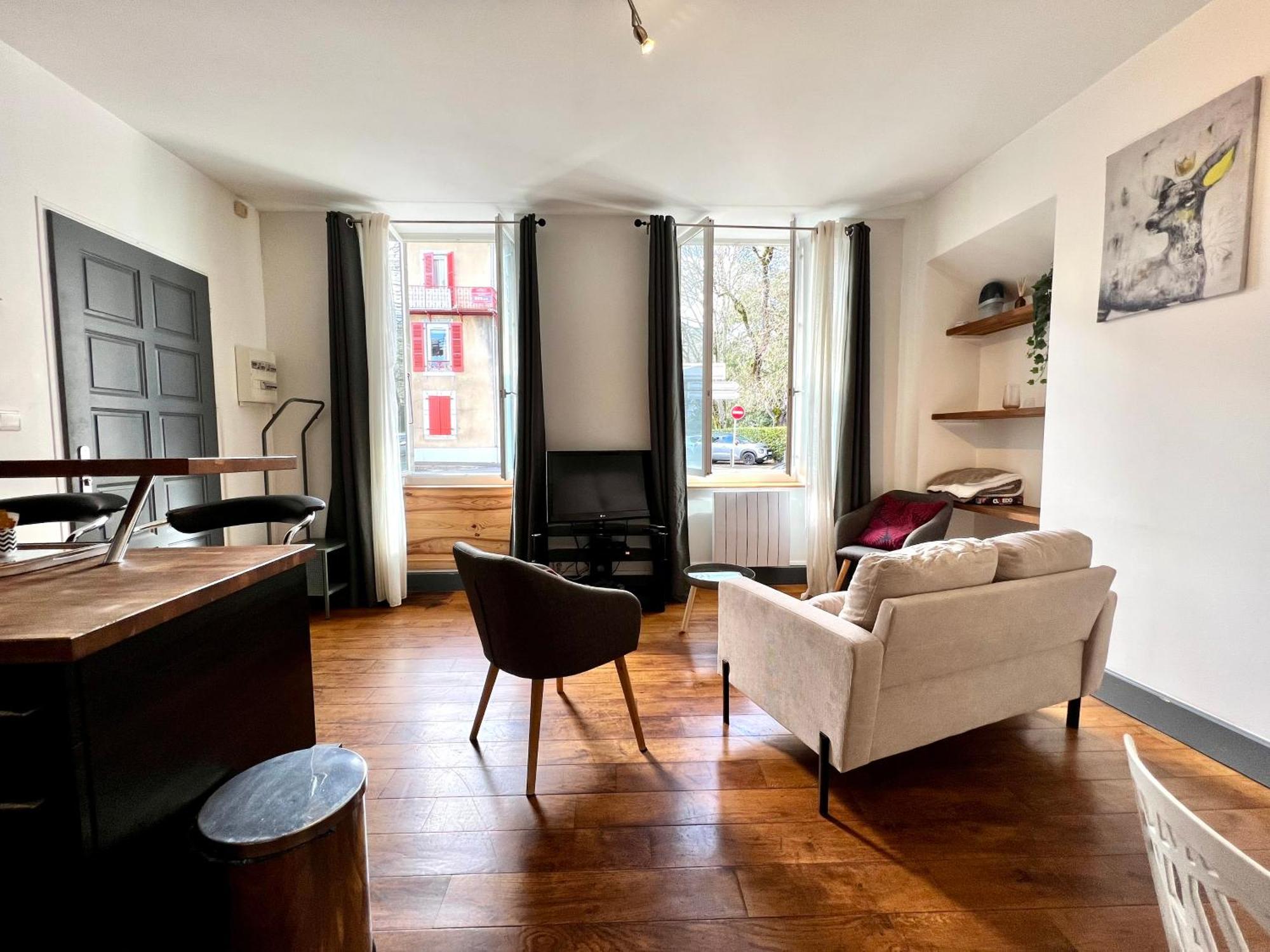 Joli Appartement En Centre Ville Bagnères-de-Bigorre Buitenkant foto