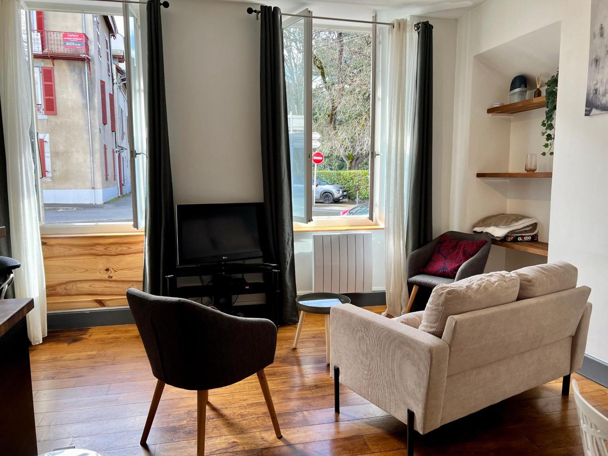 Joli Appartement En Centre Ville Bagnères-de-Bigorre Buitenkant foto