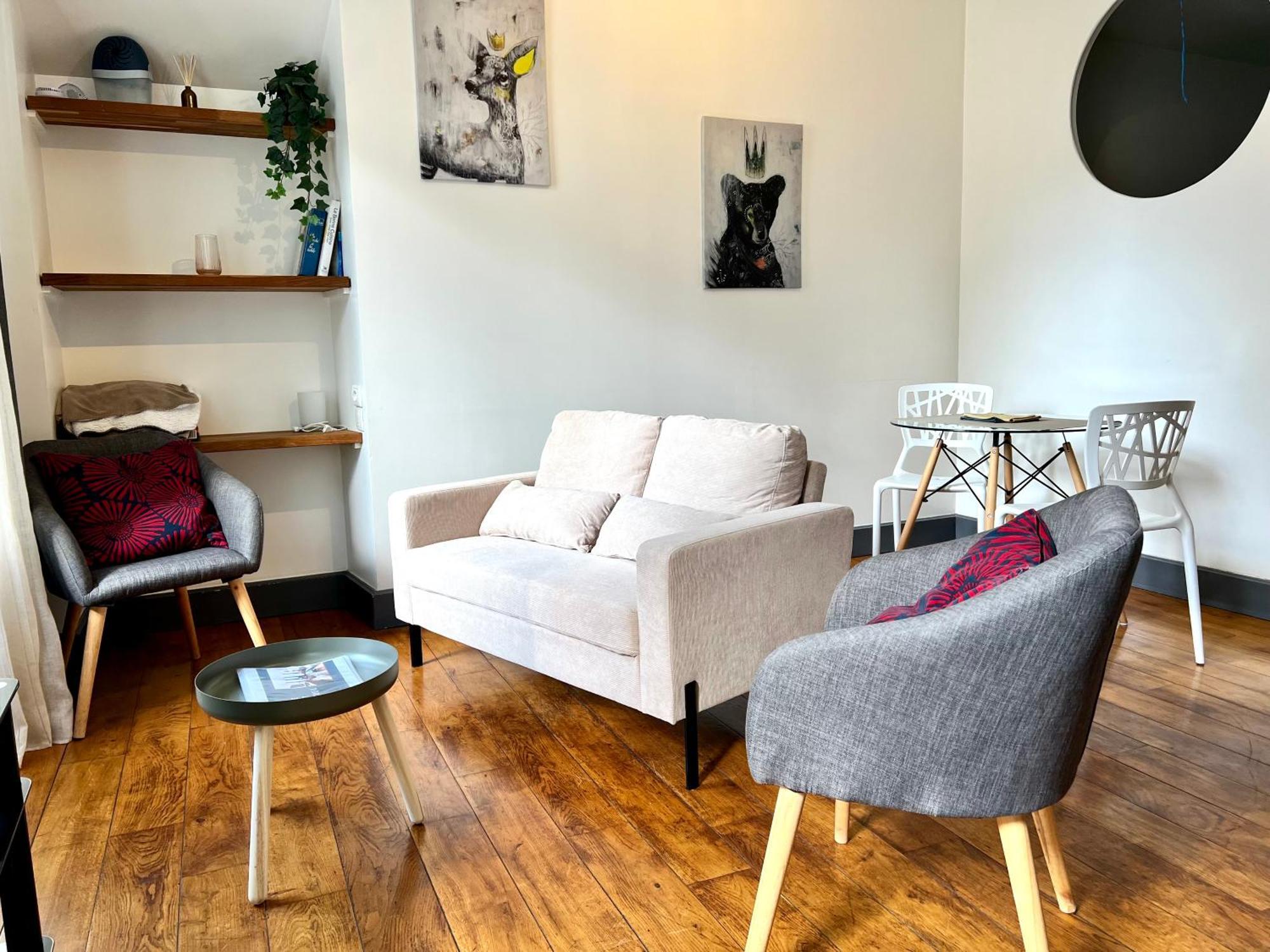 Joli Appartement En Centre Ville Bagnères-de-Bigorre Buitenkant foto